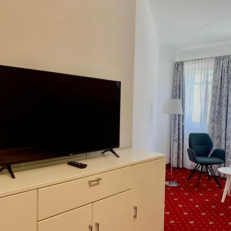 Seegarten Gmbh Hotel *